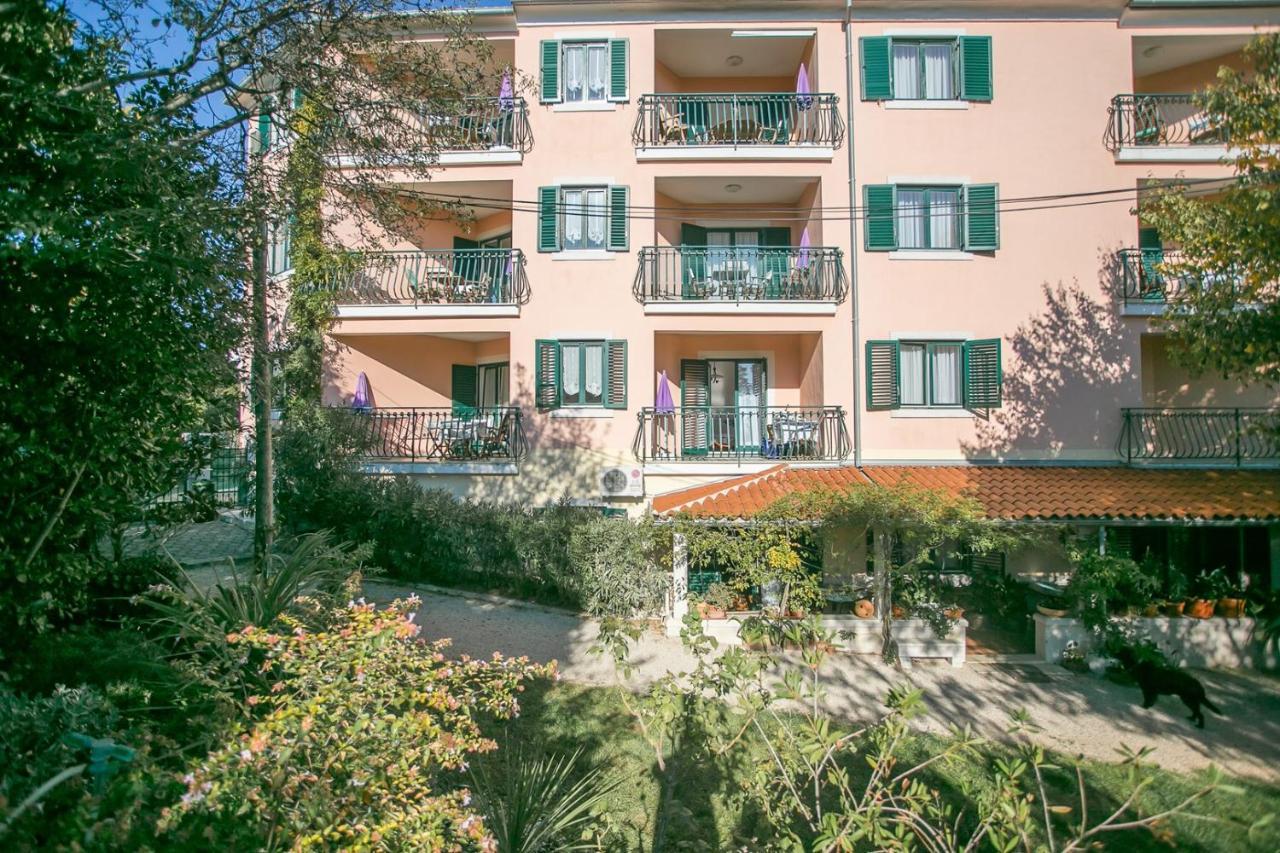 Villa Mareonda - Apartments Sussurro Rovinj Ngoại thất bức ảnh